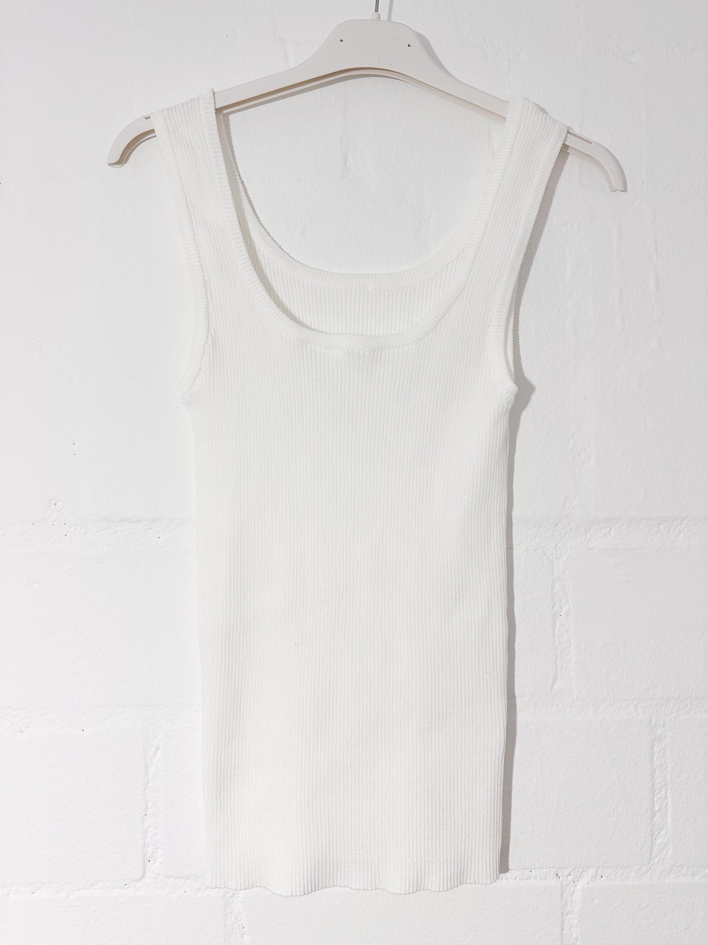 Basis Ripped Top