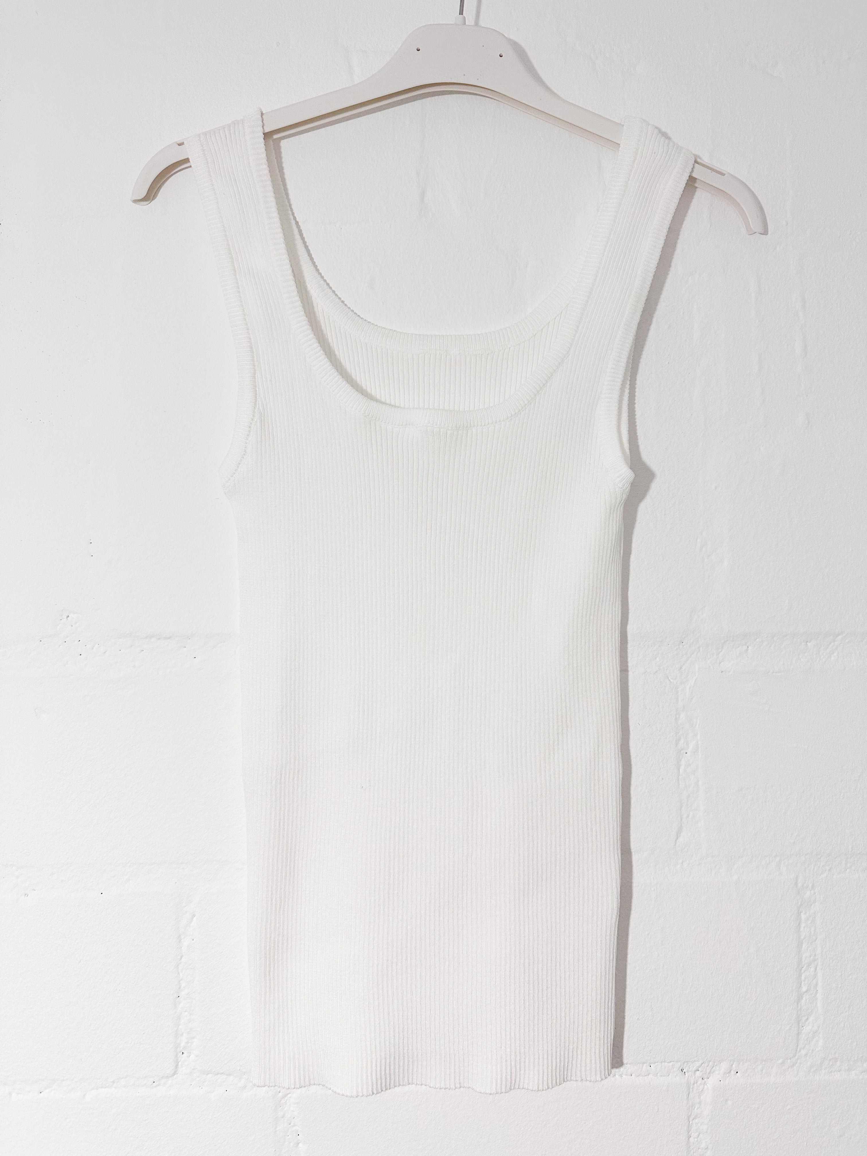 Basis Ripped Top