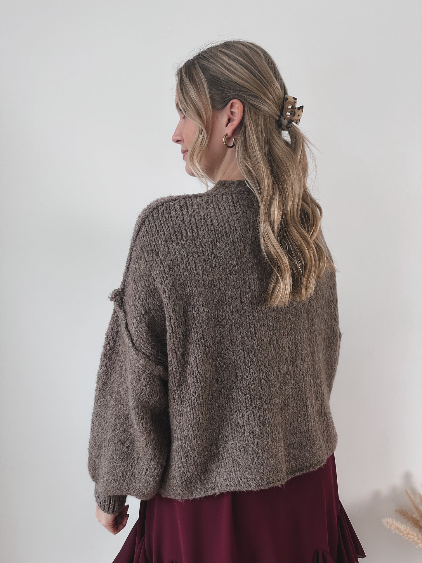 Cardigan mit goldenen Knöpfen Kurz