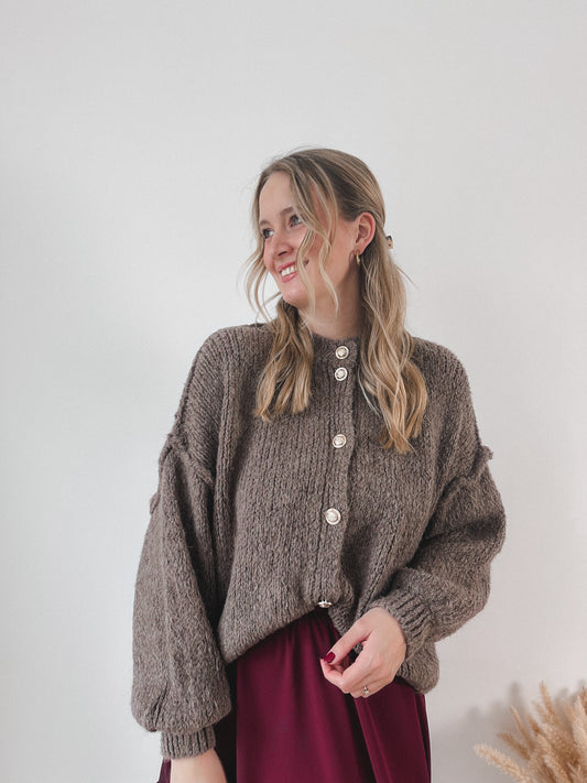 Cardigan mit goldenen Knöpfen Kurz