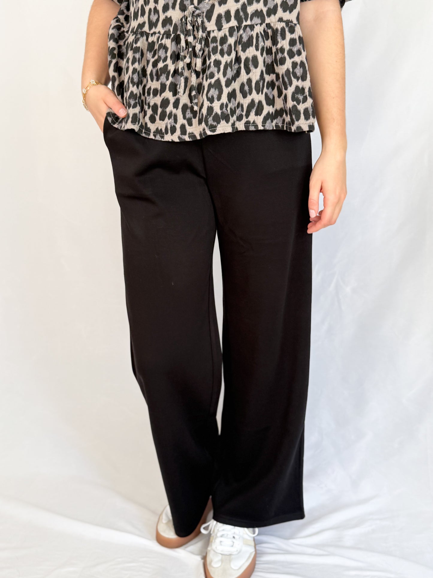 Wide-Leg Hose Cozy